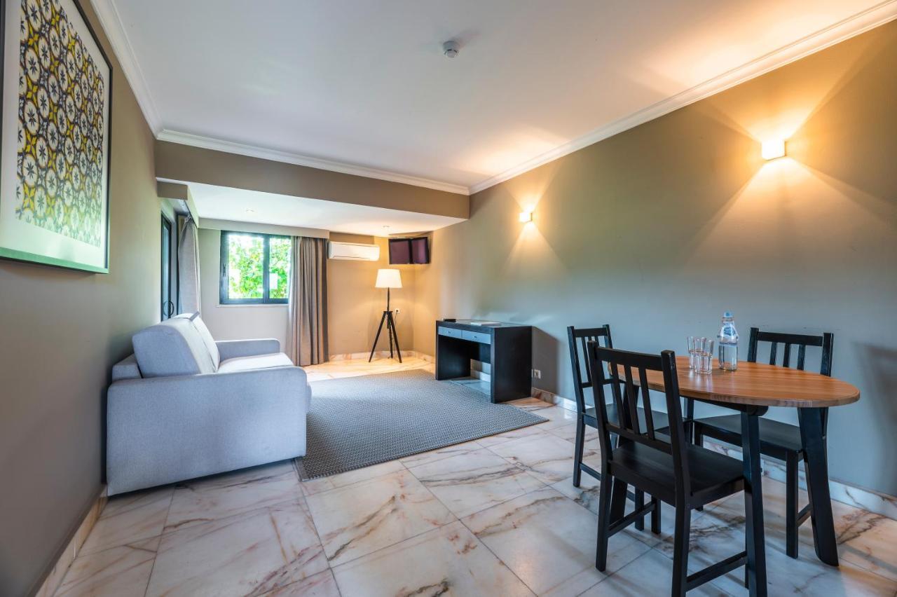 Topazio Vibe Beach Hotel & Apartments - Adults Friendly Албуфейра Стая снимка