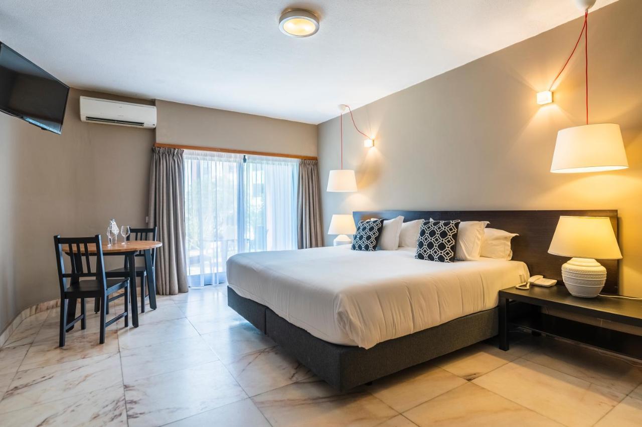 Topazio Vibe Beach Hotel & Apartments - Adults Friendly Албуфейра Стая снимка