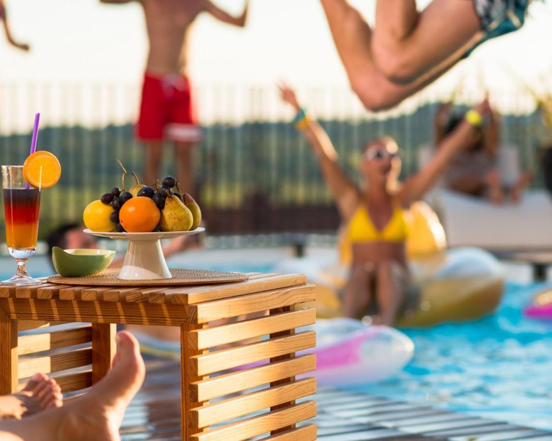 Topazio Vibe Beach Hotel & Apartments - Adults Friendly Албуфейра Екстериор снимка