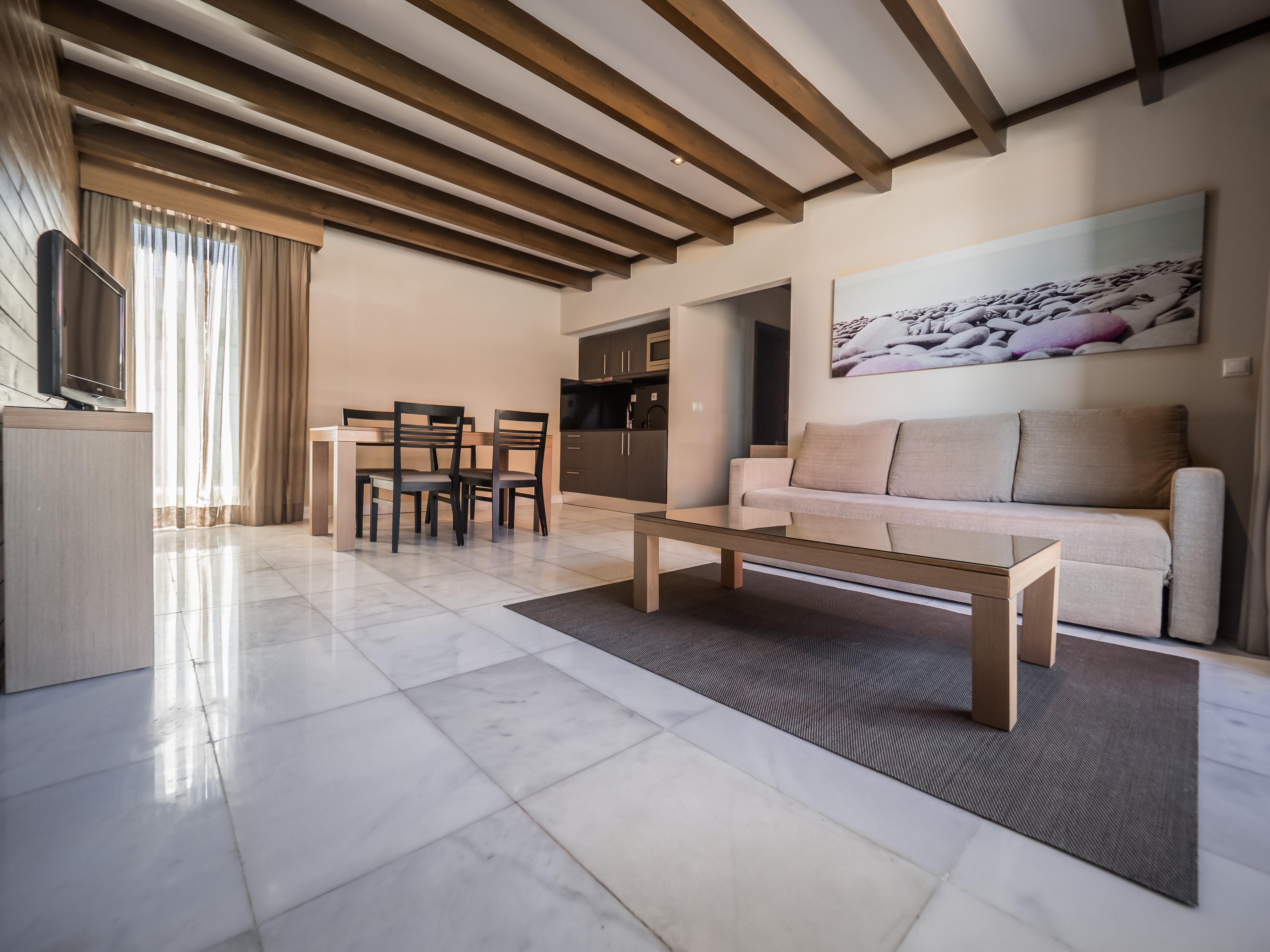 Topazio Vibe Beach Hotel & Apartments - Adults Friendly Албуфейра Екстериор снимка