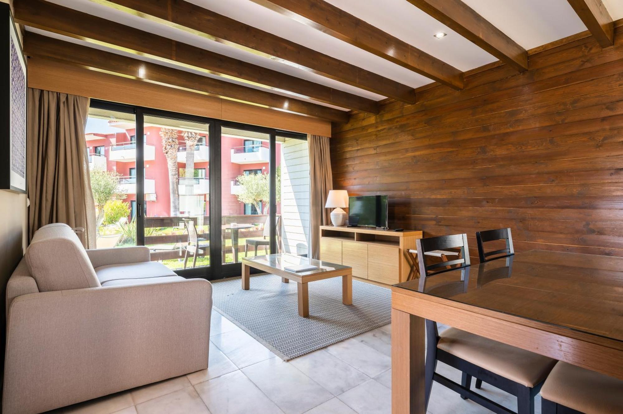 Topazio Vibe Beach Hotel & Apartments - Adults Friendly Албуфейра Стая снимка